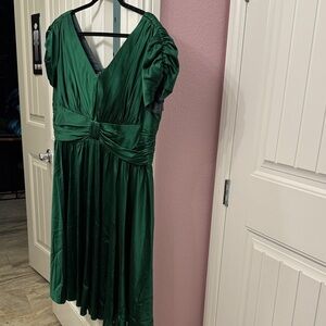 Suzi Chin for Maggy Boutique Emerald Midi Dress